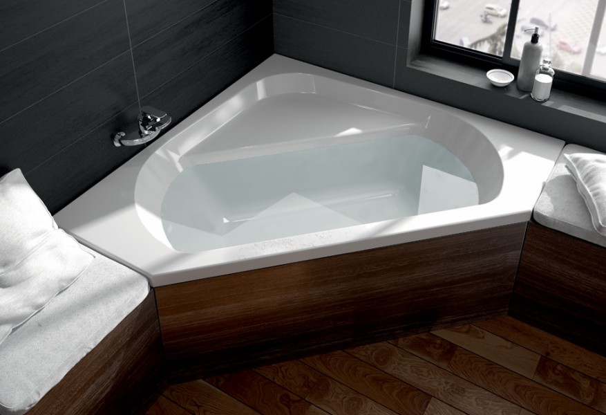 Baignoire d'angle pour salle de bains MAESTRO d'Aquarine