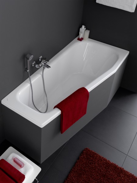 Baignoire asymétrique pour salle de bains SOLUTIONS de Laufen