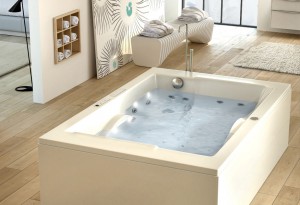Baignoire balnéothérapie pour salle de bains SPANEO d'Aquarine