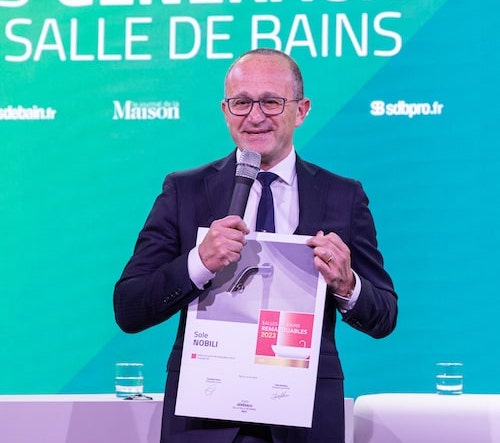 Claro Dal Negro, Nobili, recevant le prix du Palmarès des Salles de bains Remarquables